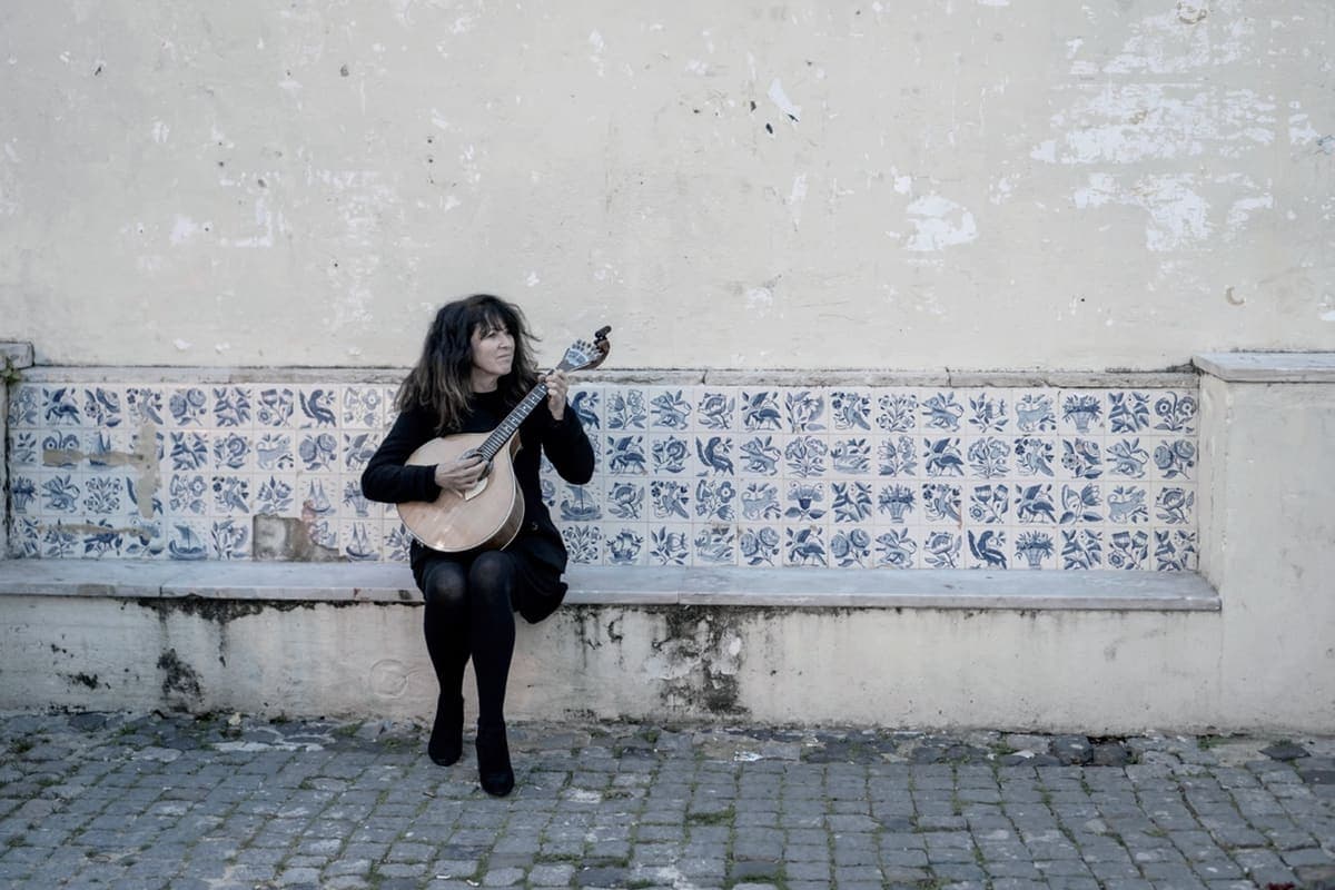 Hendriktje met Portugese gitaar